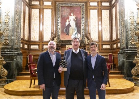 Salvador Capdevila, presidente honorífico de la Boqueria, homenajeado por la Confederación de Mercados Tradicionales de España por toda una vida dedicada a la promoción de los mercados